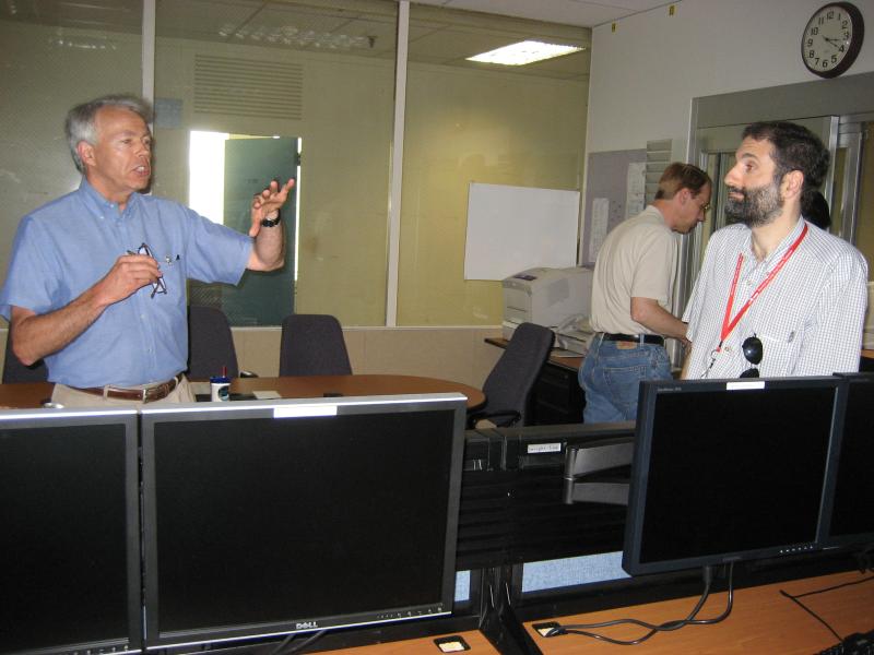 5335_Lehtonen_and_Steve_Ritz_in_ops_center.jpg