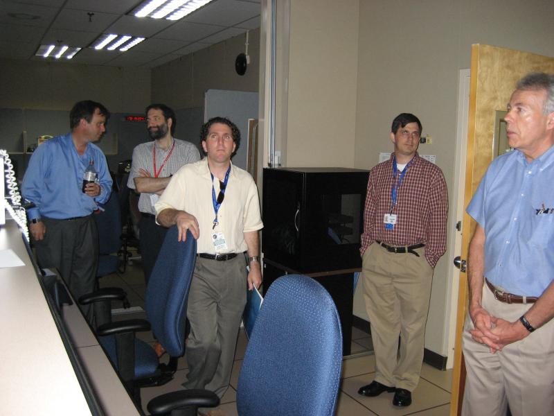 5341_group_picture_in_ops_center1.jpg