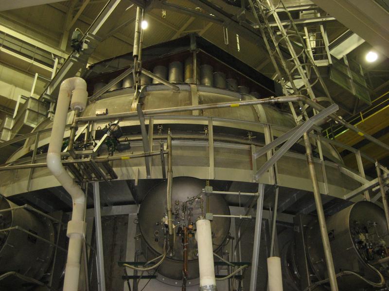 5393_looking_up_at_pumps_and_top_door_on_largest_thermal_vacuum_chamber.jpg
