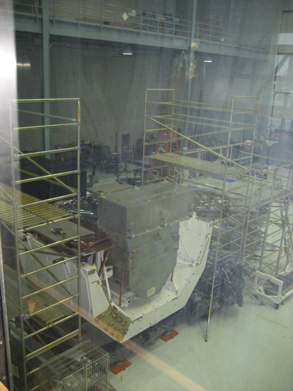 5429_Shuttle_pallet_with_HST_repair_tool_boxes.jpg
