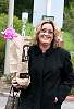 027-Susan_Kahn_brings_the_orchid_to_her_husband_Steve_s_new_office.jpg